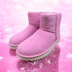 🆕💕UGG Classic Mini Wavy Suede & Wool Boots • 5” Shaft • Wildflower • 7 US • NWOB